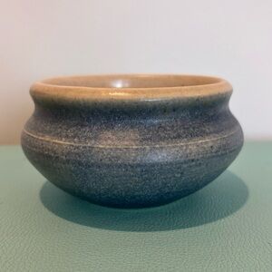 Handmade signed vintage pottery pot MCM blue faded glaze Mid century style 2.5"